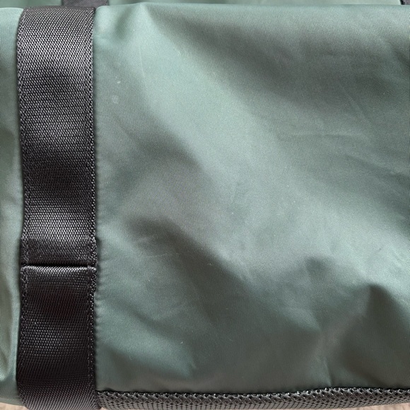 BLACK FRIDAY SALE!  Lululemon Take It On Tote Bag 24L Smoked Spruce Neo Mint - Picture 11 of 16